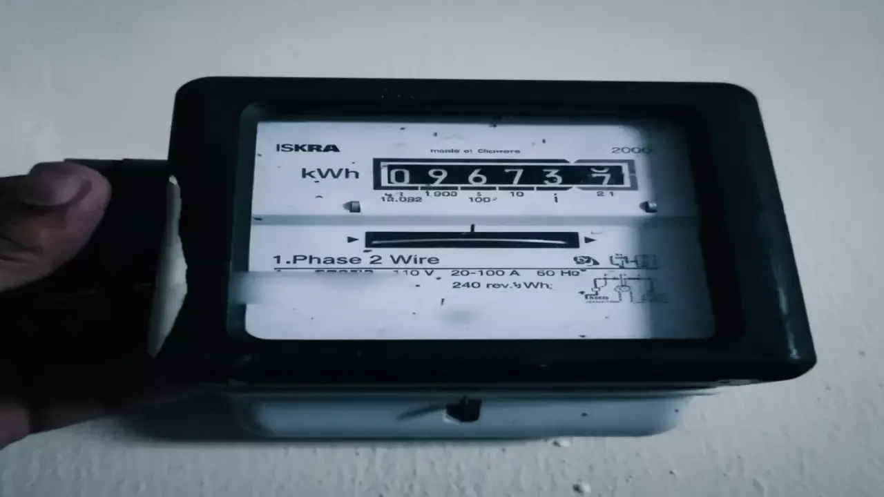 زيادة تعرفة الكهرباء تثير شكاوى جماعية من المستهلكين بسبب أعطال العدادات